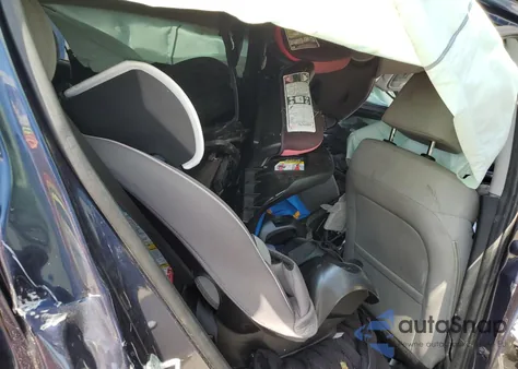 2021 Kia Sportage Lx z USA, uszkodzony, nr VIN KNDPMCAC4M7935998